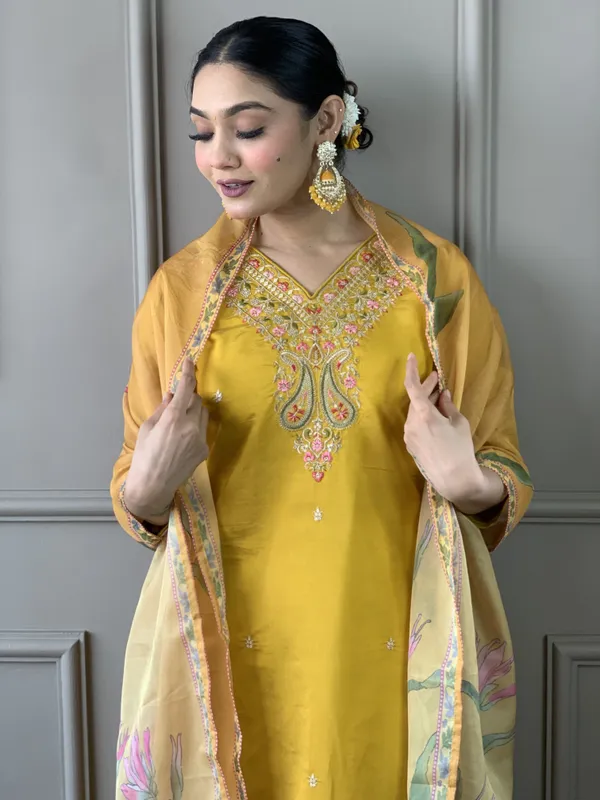 MADHAV_Women_Kurta_Pant_Dupatta_Set