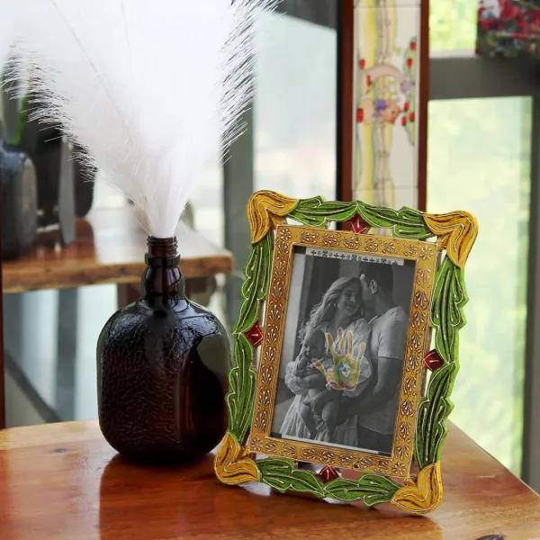 EMBOSSED_Carved_Photo_Frame_-_Green_-_5x7"