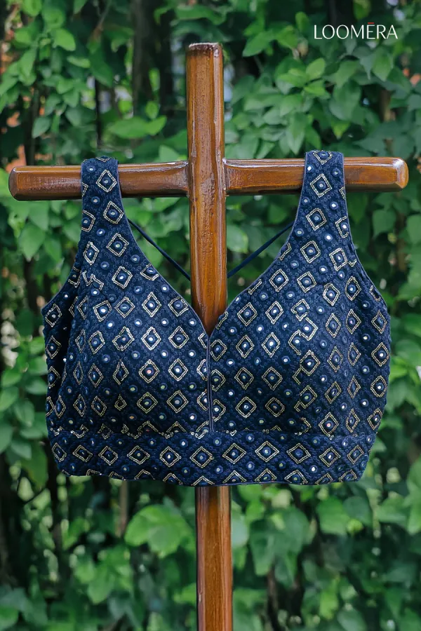 Black_Blouse_with_Mirror_Work