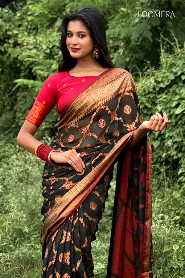 Black_Georgette_Saree_With_Golden_Foil_Print