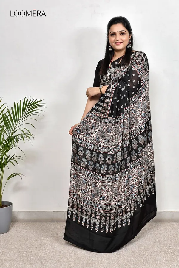 Black_Modal_Silk_Saree_with_Floral_Prints