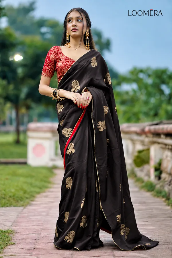 Black_Saree_with_Golden_Zari_Work