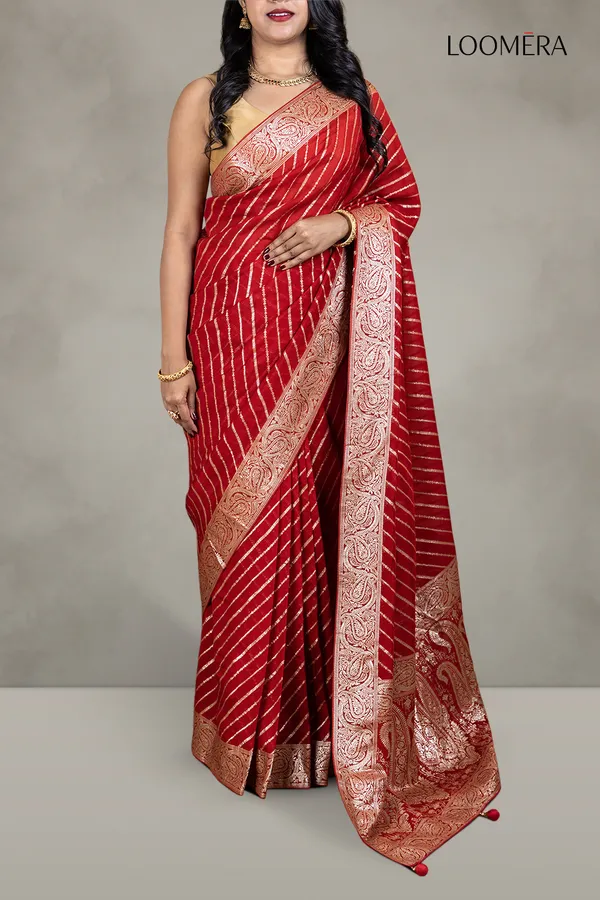 Crimson_Red_Silk_Saree_With_Zari_Border_And_Heavy_Pallu