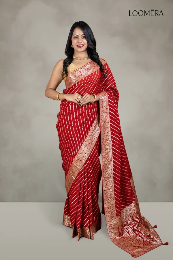 Crimson_Red_Silk_Saree_With_Zari_Border_And_Heavy_Pallu