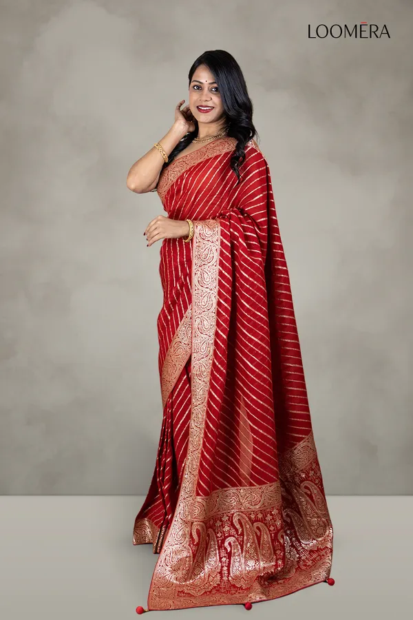 Crimson_Red_Silk_Saree_With_Zari_Border_And_Heavy_Pallu