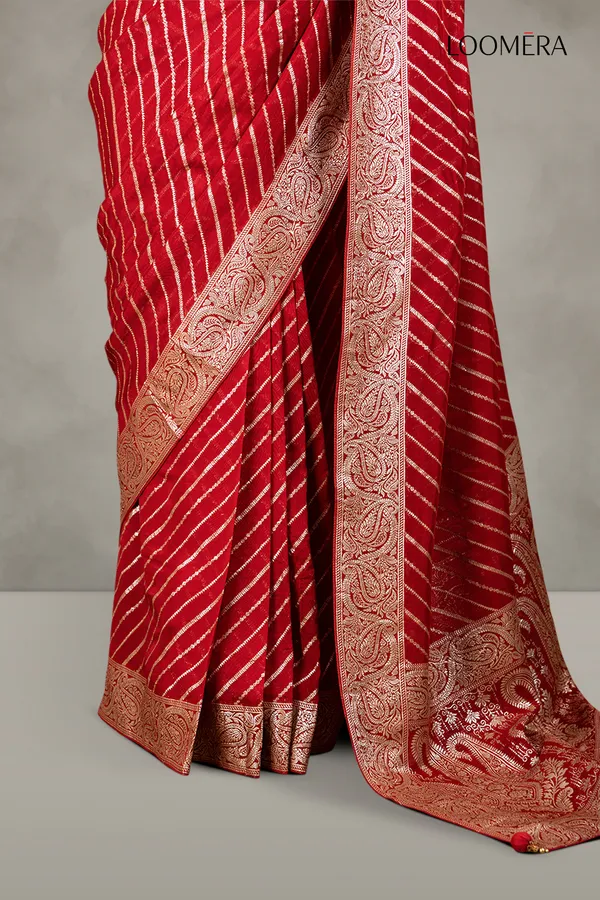 Crimson_Red_Silk_Saree_With_Zari_Border_And_Heavy_Pallu