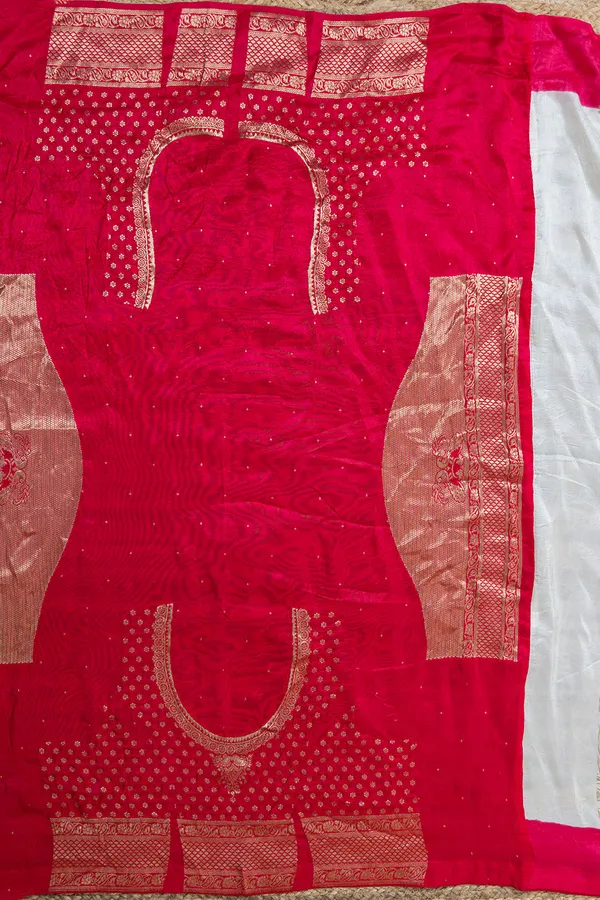 White_Dola_Silk_Saree_With_Red_Zari_Border