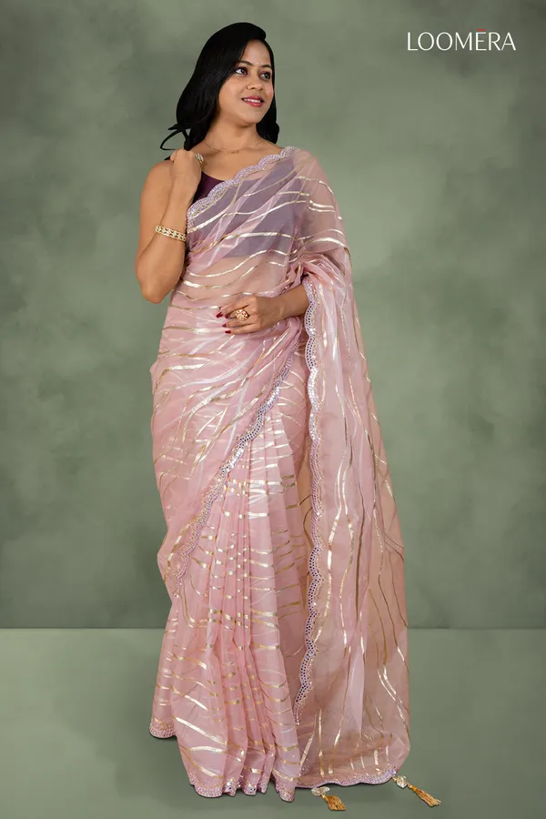 Pastel_Onion_Pink_Foil_Print_Organza_Saree_With_Mirror_Scallop_Border