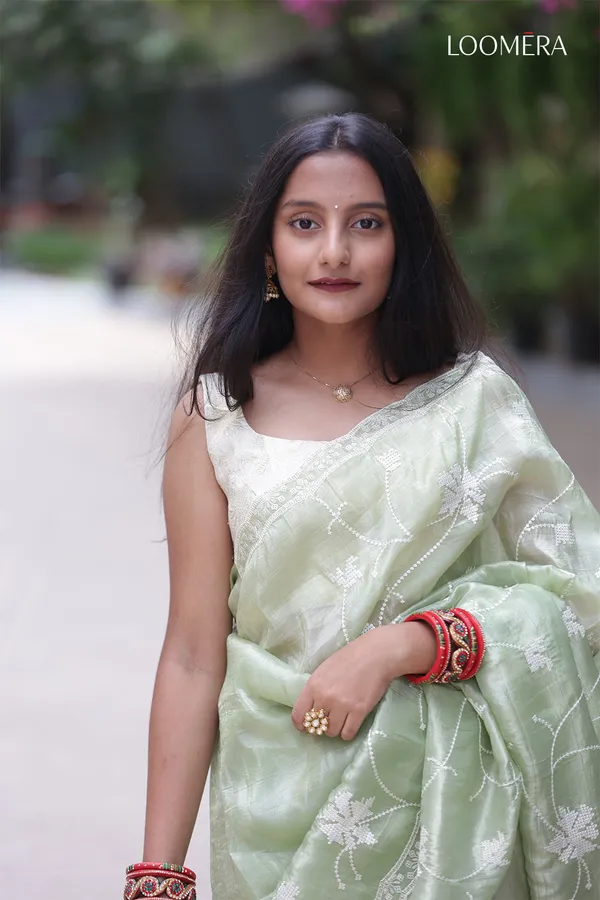 Crushed_Tissue_Saree_With_Sequins_Embroidery_And_Scallop_Border