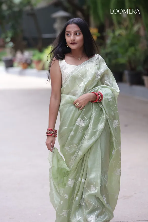 Crushed_Tissue_Saree_With_Sequins_Embroidery_And_Scallop_Border