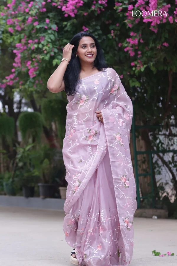 Lavender_Crushed_Tissue_Saree_With_Floral_Embroidery