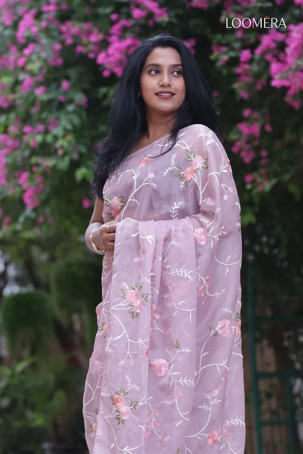 Lavender_Crushed_Tissue_Saree_With_Floral_Embroidery