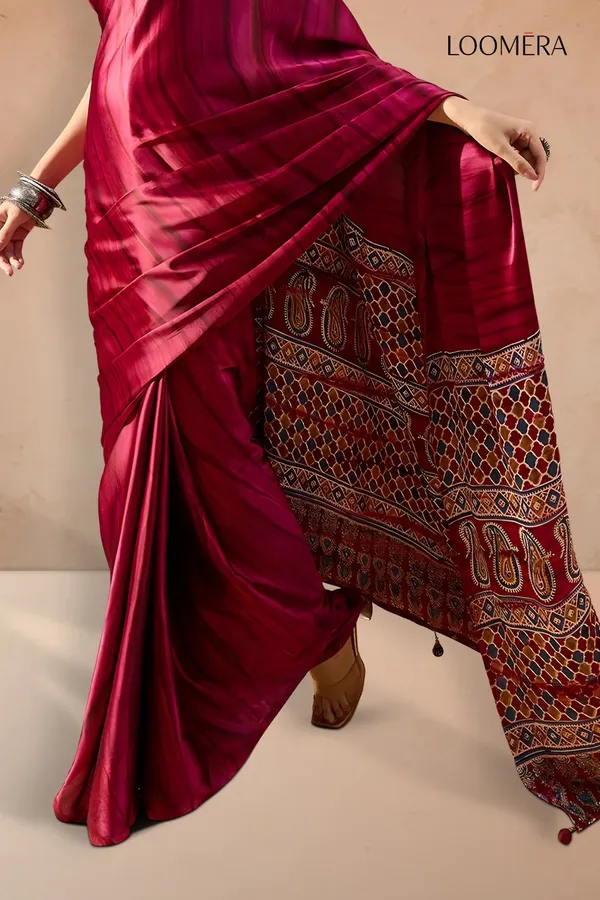 Maroon_Saree_with_Batik_and_Ajrakh_Prints