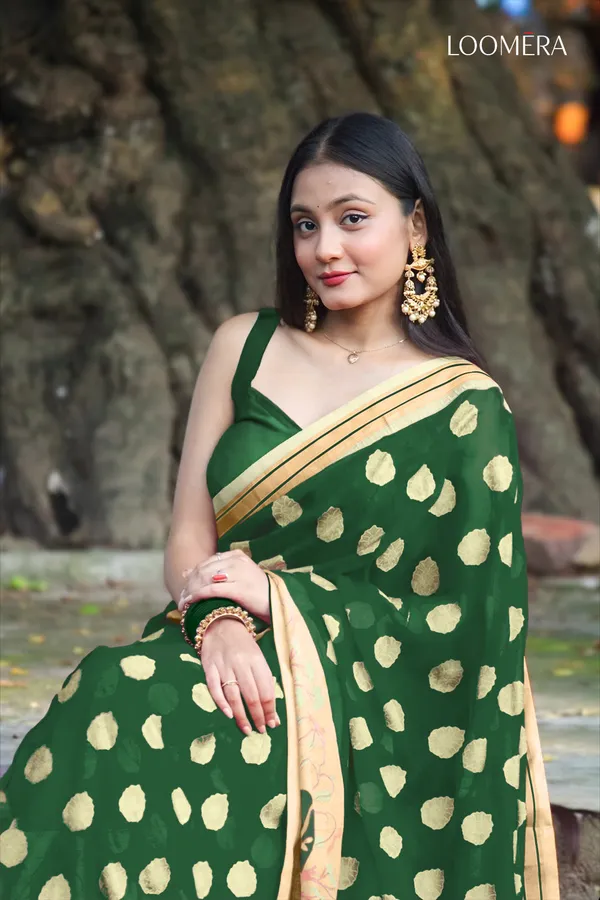 Forest_Green_Georgette_Saree_With_Jacquard_Butta_Design