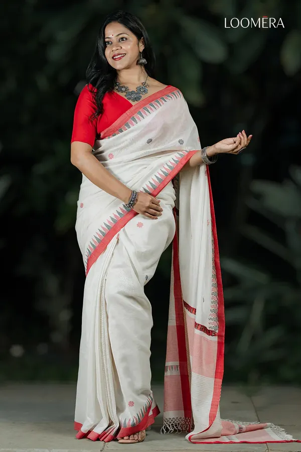 White_Handloom_Saree_With_Red_Temple_Border