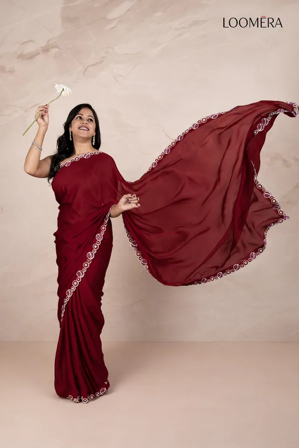 Rustic_Red_Plain_Silk_Saree_With_Stone_Designed_Border