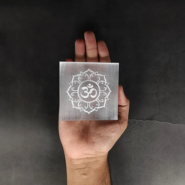 Selenite_Square/Round_Charging_Plates