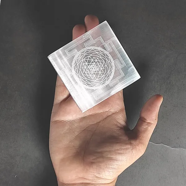Selenite_Square/Round_Charging_Plates