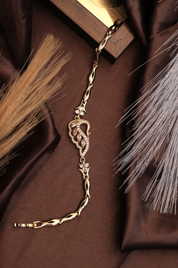 Gold_Premium_Alloy_Bracelet_For_Women