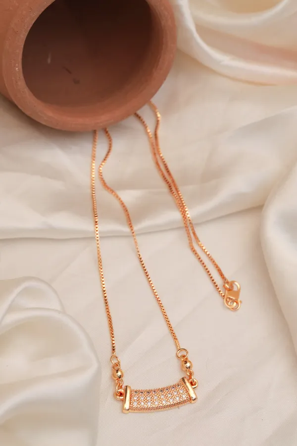 Gold_And_White_Premium_Alloy_Necklace_For_Women