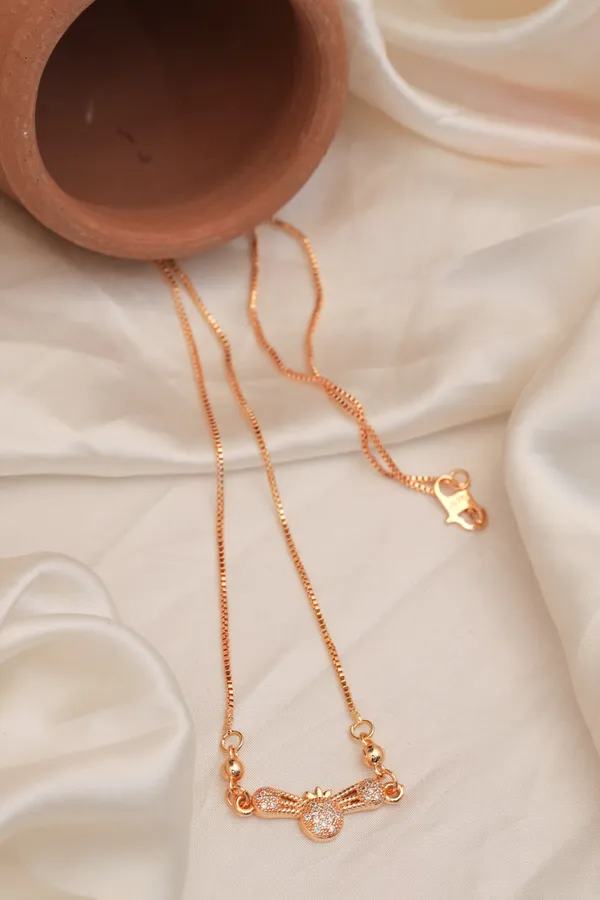 Gold_And_White_Premium_Alloy_Necklace_For_Women
