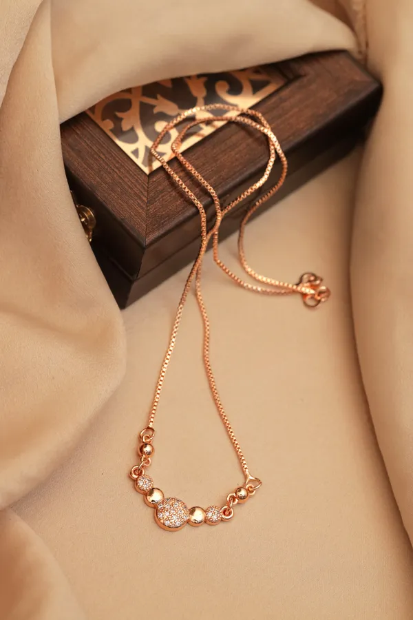 Gold_And_White_Premium_Alloy_Necklace_For_Women