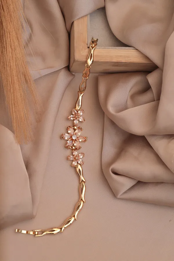 Gold_Premium_Alloy_Bracelet_For_Women