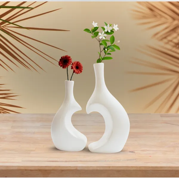 White_Ceramic_Heart_Shape_Vase_For_Home,_Temple,_Office_Decor
