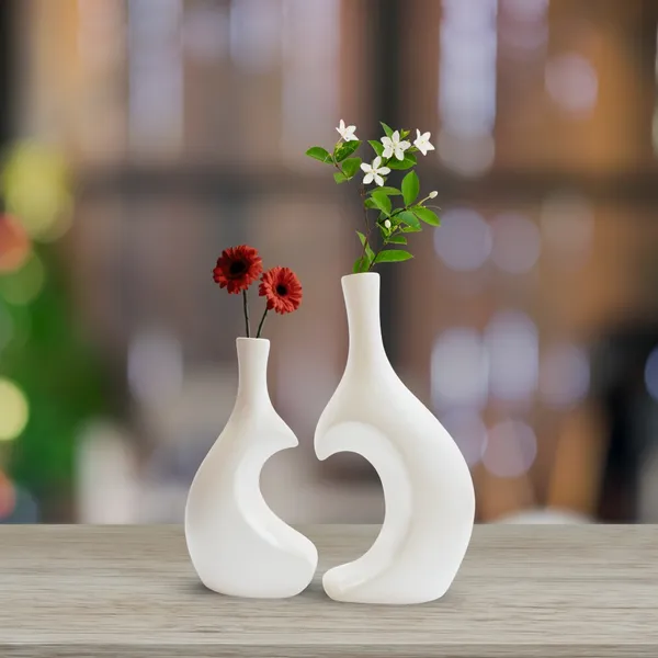 White_Ceramic_Heart_Shape_Vase_For_Home,_Temple,_Office_Decor