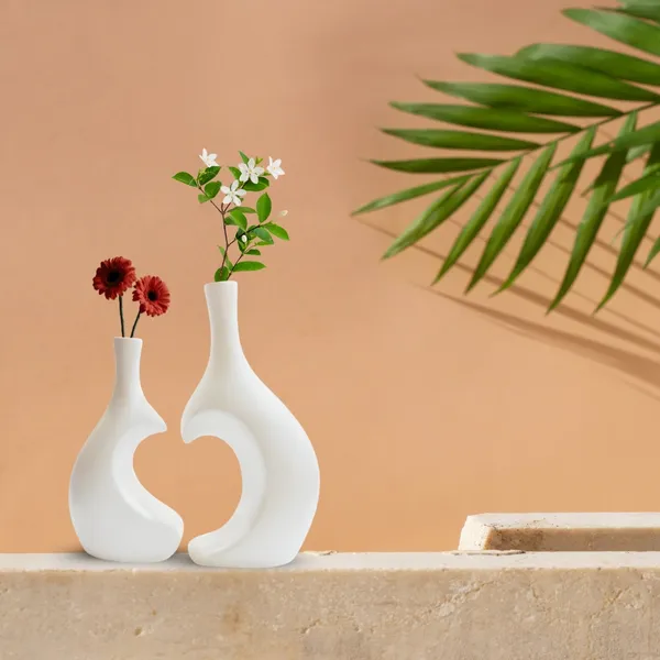 White_Ceramic_Heart_Shape_Vase_For_Home,_Temple,_Office_Decor