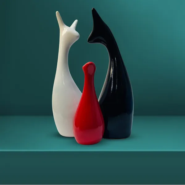 Red_Resin_Deer_Family_Ceramic_Decorative_Piece_For_Home,_Temple,_Office_Decor