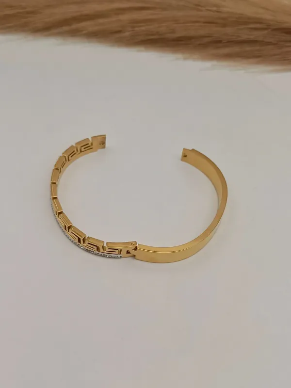 Golden_Brass_Artificial_Beads_And_Stone_And_Pearl_Bracelet_For_Women