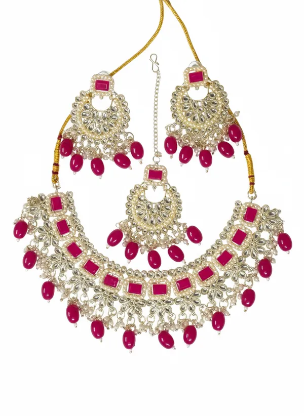 Gold_Plated_Necklace_Set_With_Mang_Tikka