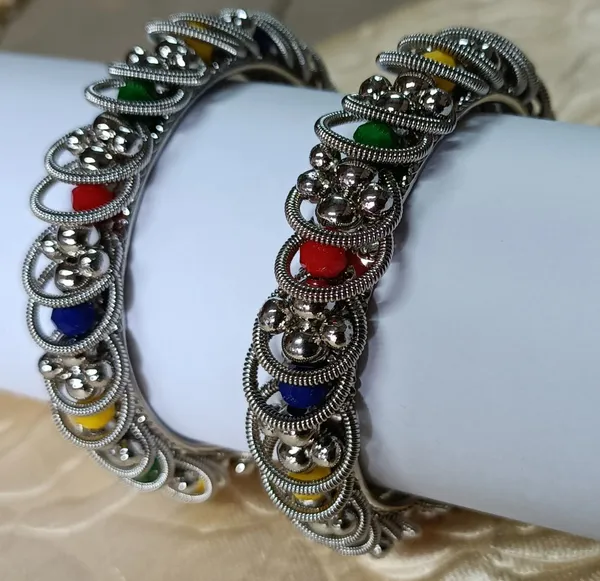 Silver_Alloy_Bangle_For_Women