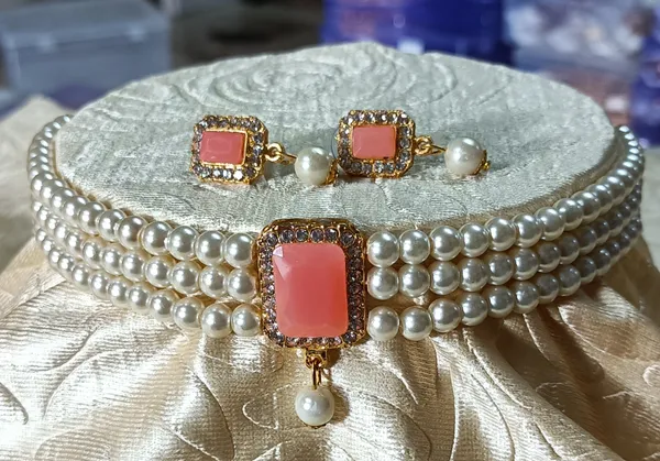 Elite_Elegant_Gold_Plated_Alloy_Necklace_Set_For_Girls_And_Women