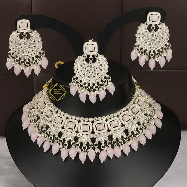Elite_Elegant_Gold_Plated_Alloy_Necklace_Set_For_Girls_And_Women