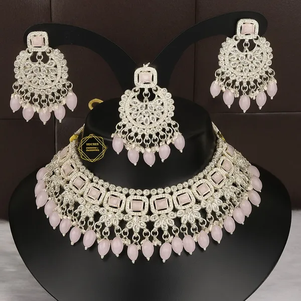 Elite_Elegant_Gold_Plated_Alloy_Necklace_Set_For_Girls_And_Women