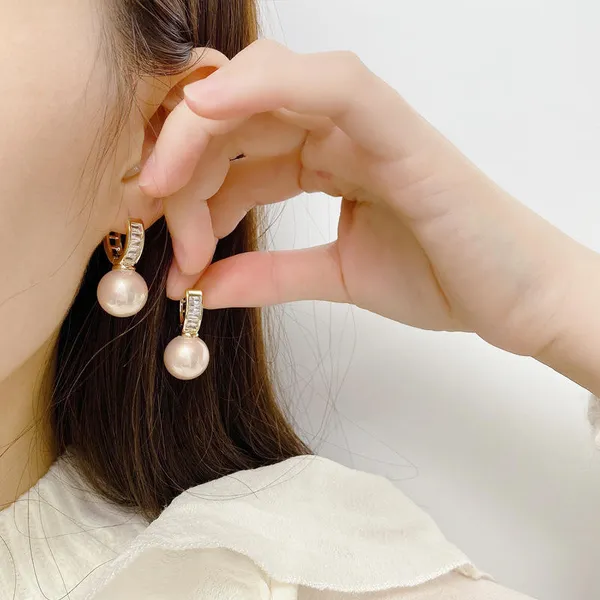 Diamond_With_Pearl_Hoop_Errings