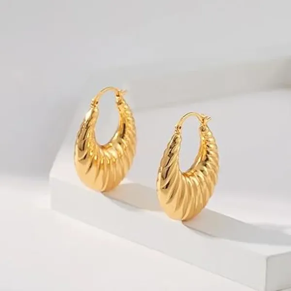 Gleamline_Mnimal_Hug__Hoop_Erarrings