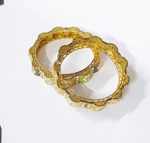 Golden_Alloy_Artificial_Stone_And_Beads_Bangles_For_Women