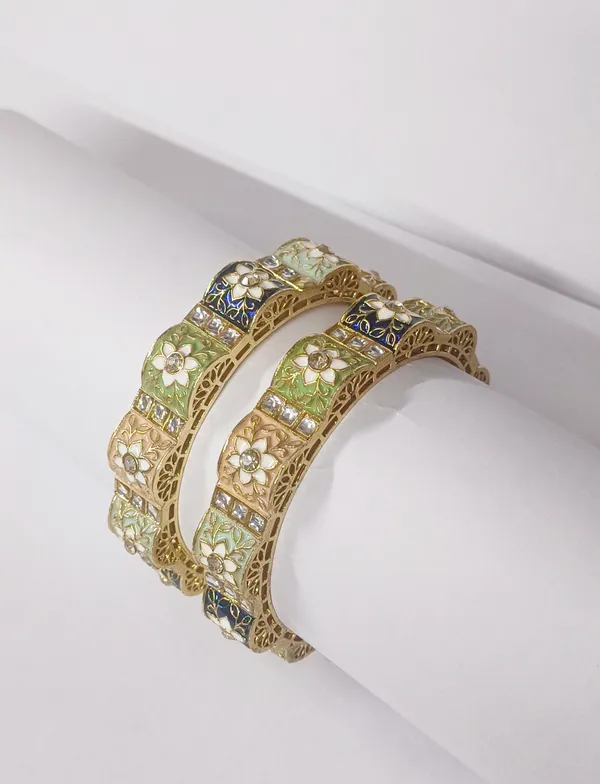 Golden_Alloy_Artificial_Stone_And_Beads_Bangles_For_Women