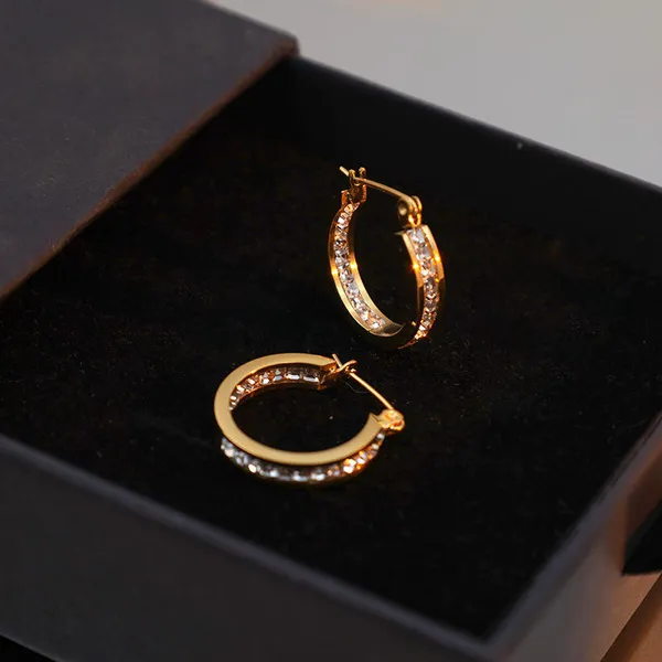 Luminous_Shine_Cz_Diamond_Hoop_Earrings