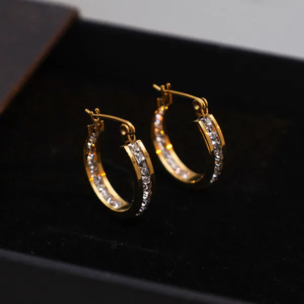 Luminous_Shine_Cz_Diamond_Hoop_Earrings
