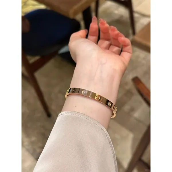 Golden_Brass_Artificial_Beads_And_Stone_And_Pearl_Bracelet_For_Women