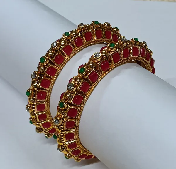 Golden_Alloy_Artificial_Stone_And_Beads_Bangles_For_Women