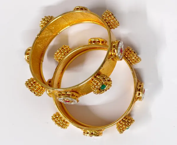 Golden_Alloy_Artificial_Stone_And_Beads_Bangles_For_Women