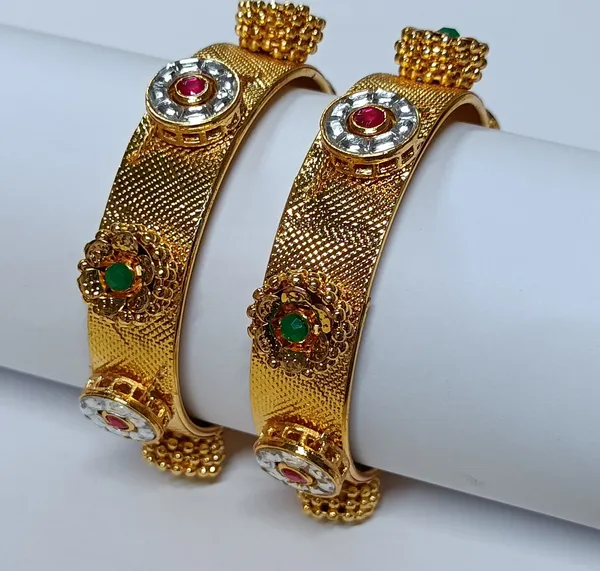 Golden_Alloy_Artificial_Stone_And_Beads_Bangles_For_Women