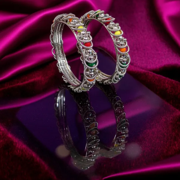 Silver_Alloy_Bangle_For_Women