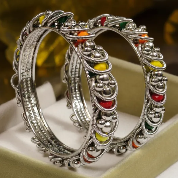 Silver_Alloy_Bangle_For_Women