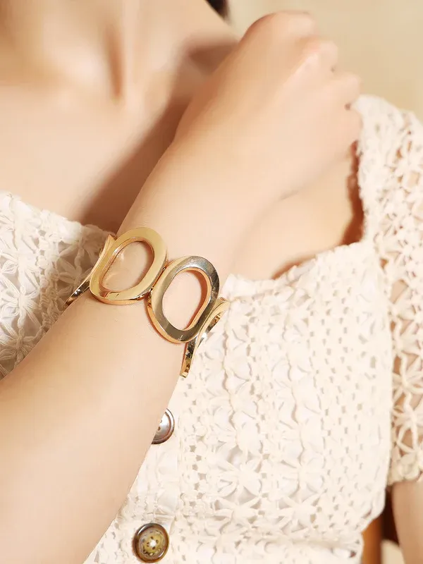 Golden_Alloy_Artificial_Beads_And_Stone_And_Pearl_Bracelet_For_Women